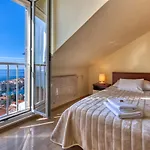 Portolan\'S Amazing Sea & Old Town View