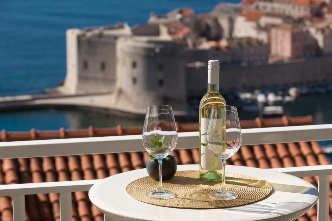 Portolan's Amazing Sea & Old Town View Apartment *
