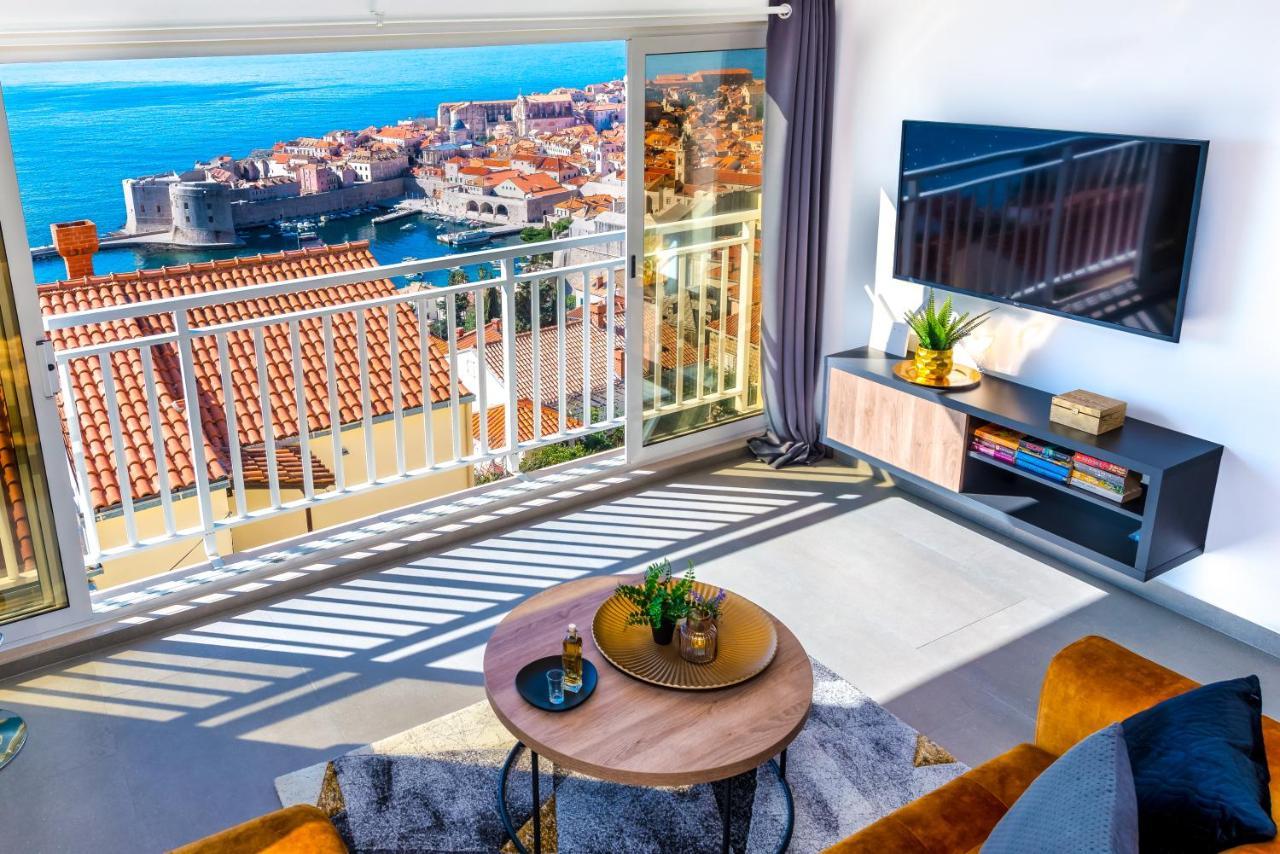 Portolan's Amazing Sea & Old Town View Apartment