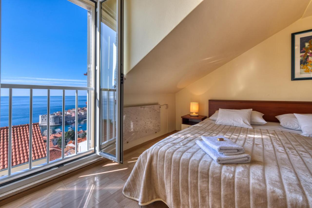 Apartment Portolan's Amazing Sea & Old Town View